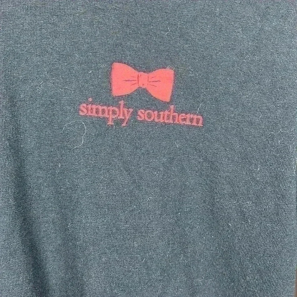 Simply Southern Black Tee Whimsy Colorful Crew Neck Pullover Blue Floral Size S - Picture 3 of 10